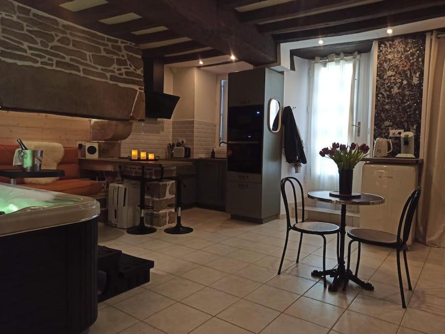 L'Etreinte, Gite De Charme Avec Jacuzzi Interieur Et Sauna Guemene-sur-Scorff Ngoại thất bức ảnh